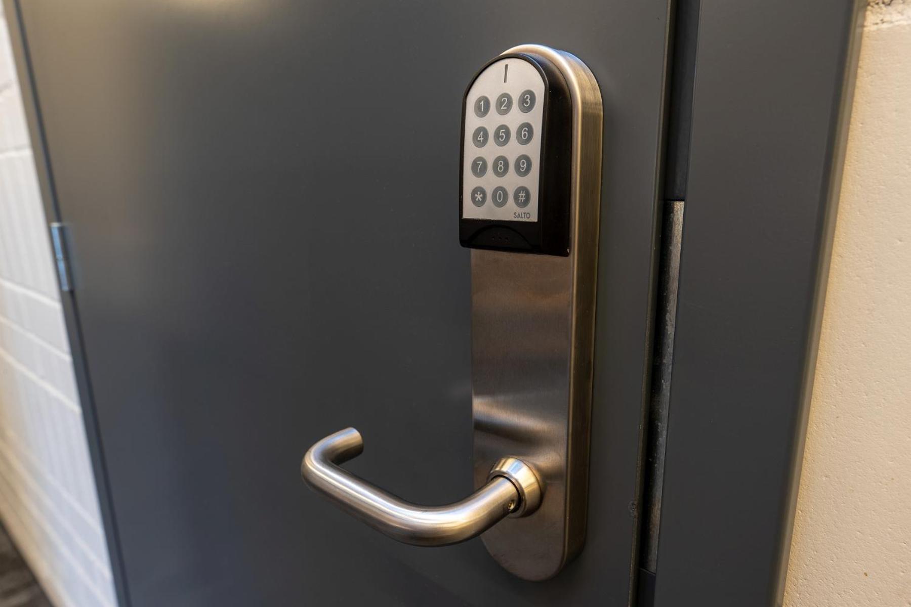 Loft Inn Self-Check In Vilnius Bagian luar foto
